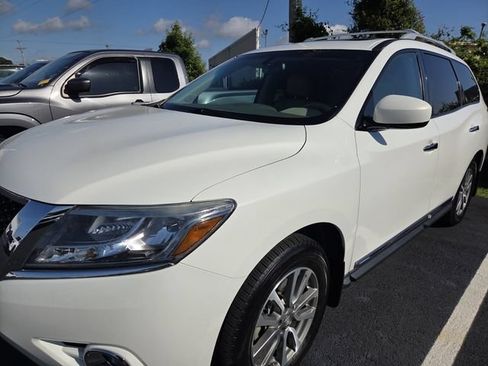Used 2013 Nissan Pathfinder SL w/ SL Premium Pkg FWD image 5