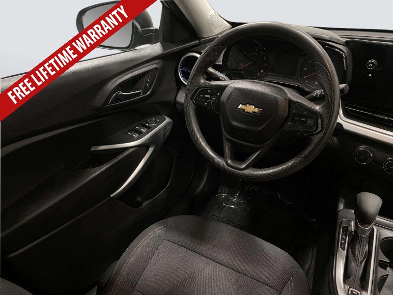 Used 2024 Chevrolet Trax LS FWD image 21