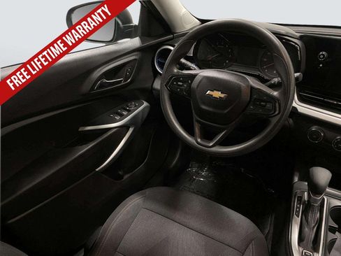 Used 2024 Chevrolet Trax LS FWD image 21