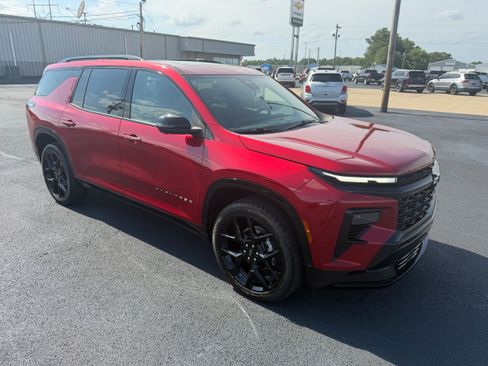 Used 2025 Chevrolet Traverse RS w/ LPO, Cargo Package FWD image 2