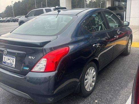 Used 2015 Nissan Versa SV image 3