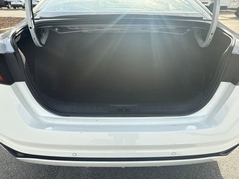 Used 2025 Nissan Altima 2.5 SV FWD image 31