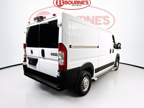 Used 2025 RAM ProMaster 2500 w/ U-Haul Equipment Group FWD image 9
