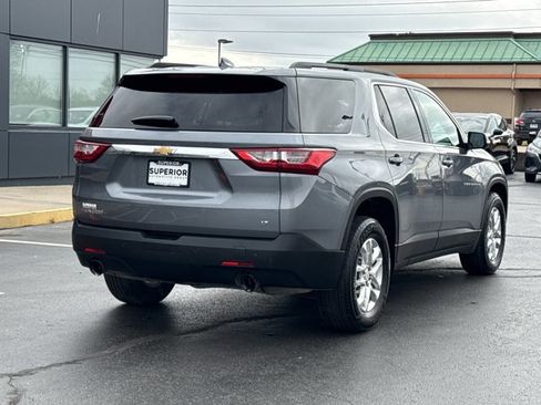 Used 2021 Chevrolet Traverse LT image 3