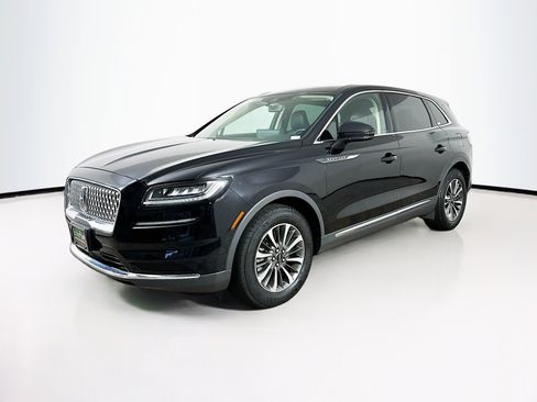 Used 2023 Lincoln Nautilus FWD w/ Premium Package image 3