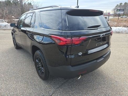 Used 2023 Chevrolet Traverse LT w/ Midnight/Sport Edition image 3