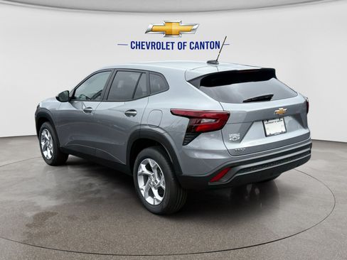 New 2026 Chevrolet Trax LS w/ LS Convenience Package FWD image 7