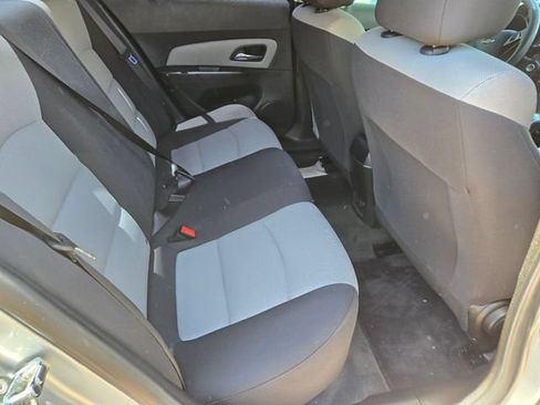 Used 2016 Chevrolet Cruze LS FWD image 4