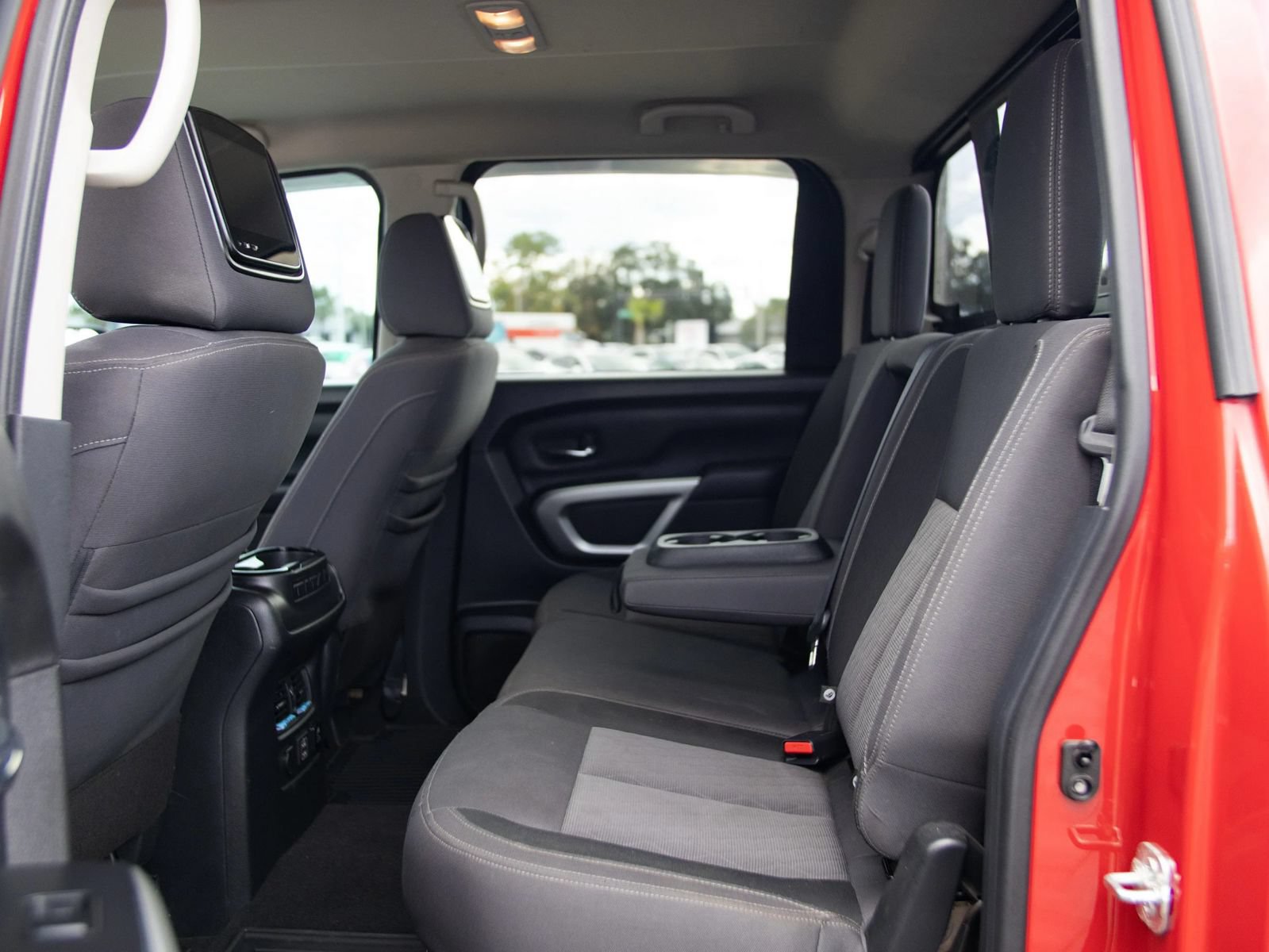 Used 2021 Nissan Titan SV w/ SV Convenience Package RWD image 21