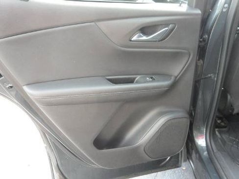 Used 2019 Chevrolet Blazer LT FWD image 15