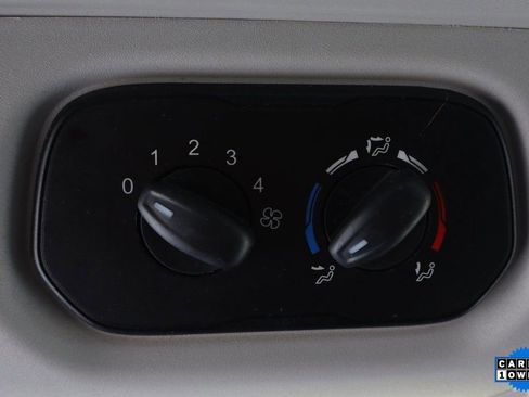 Used 2018 Ford Transit 350 XL image 35