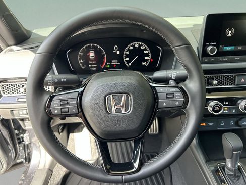 Used 2025 Honda Civic Sport image 25