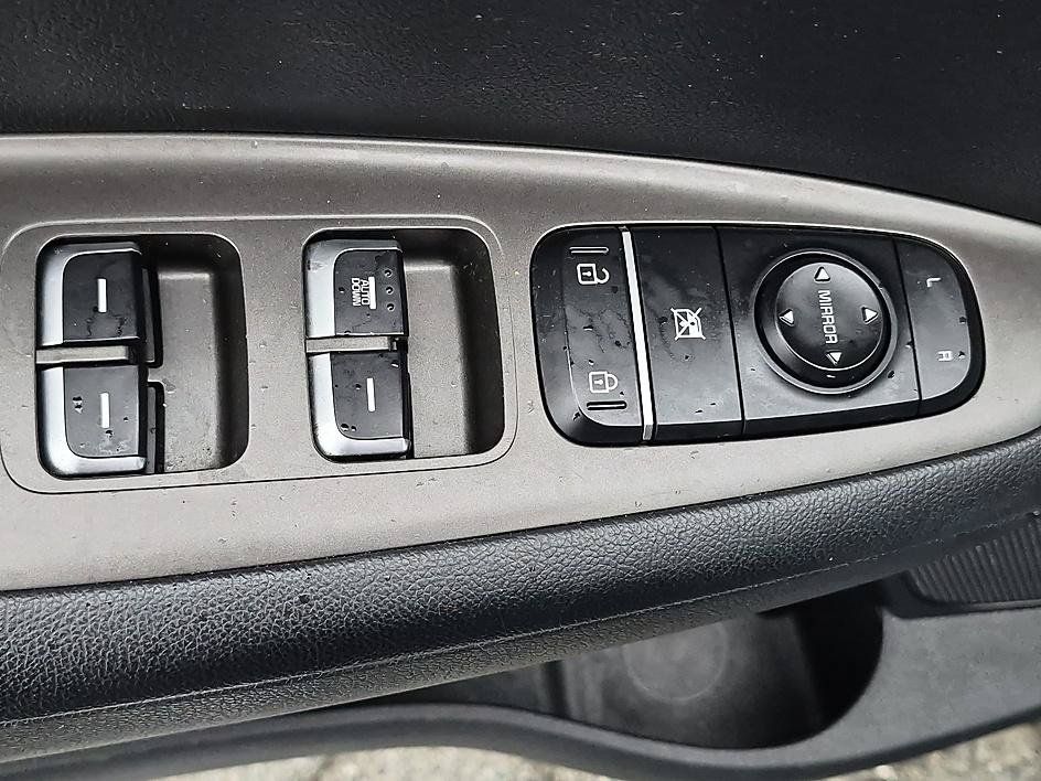 Used 2020 Kia Optima LX FWD image 13