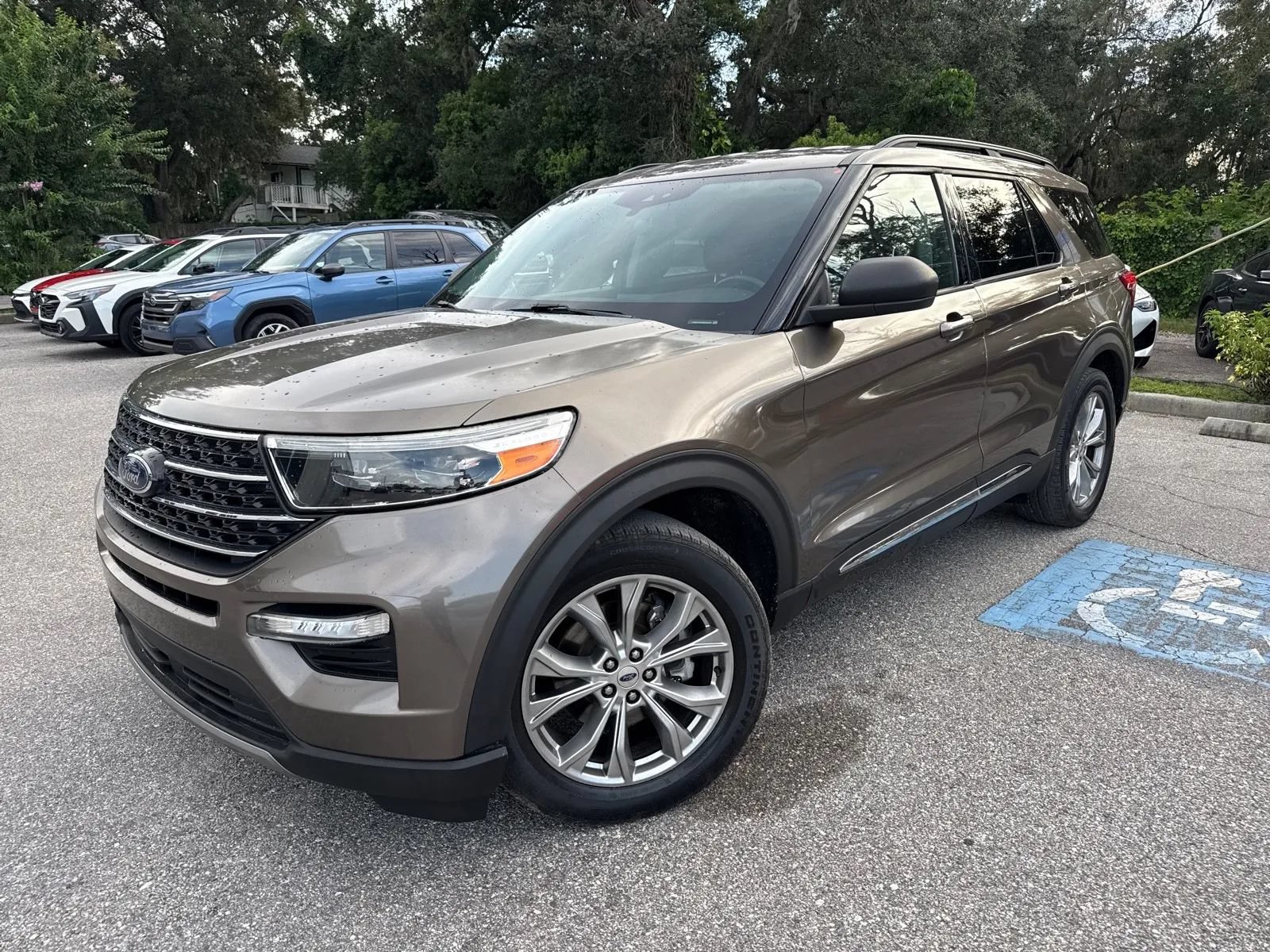Used 2021 Ford Explorer XLT w/ Equipment Group 202A RWD image 2