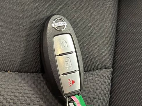 Used 2020 Nissan Pathfinder S FWD image 20