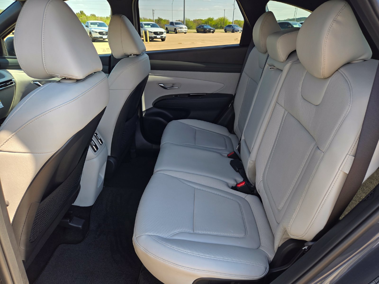 New 2026 Hyundai Tucson Limited FWD image 18