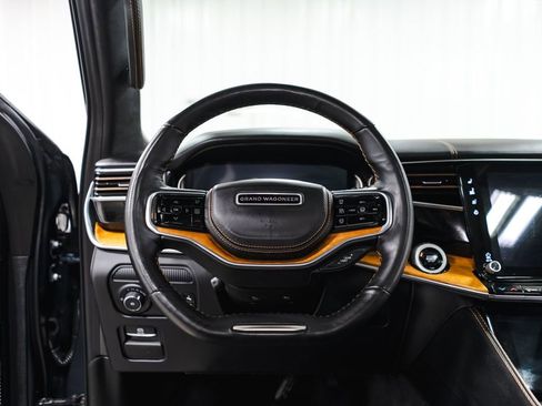 Used 2024 Jeep Grand Wagoneer L Series III image 10