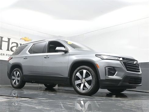 Used 2023 Chevrolet Traverse LT w/ LT Premium Package image 2