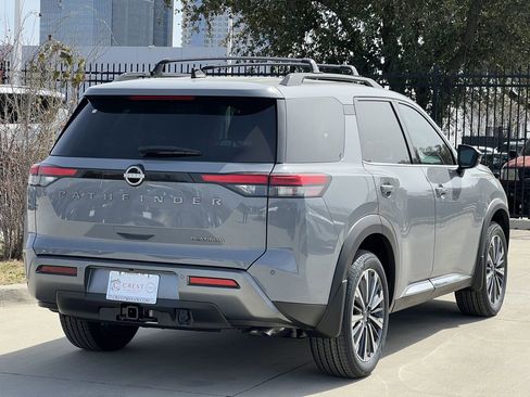 New 2026 Nissan Pathfinder Platinum FWD image 4