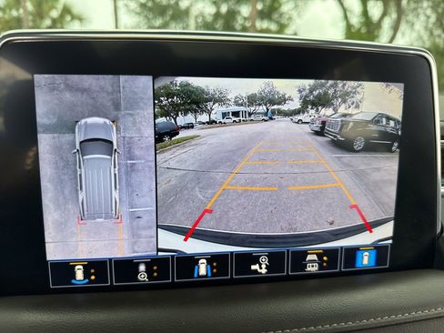 Used 2021 Chevrolet Tahoe LT w/ LT Signature Package image 33