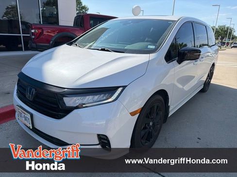 Used 2023 Honda Odyssey Sport image 1
