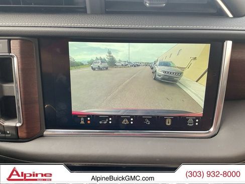 Used 2024 GMC Yukon Denali Ultimate AWD/4WD image 18