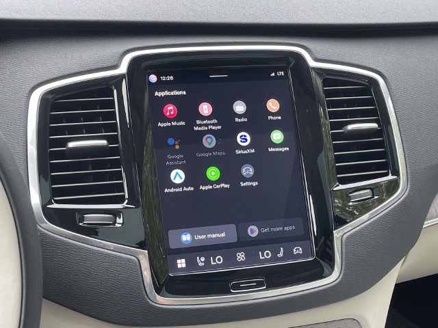 Certified 2024 Volvo XC90 B5 Plus AWD/4WD image 17