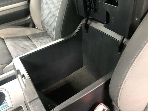 Used 2017 Toyota Tundra SR5 AWD/4WD image 28