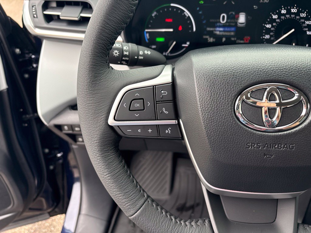 Used 2026 Toyota Sienna XLE AWD/4WD image 23