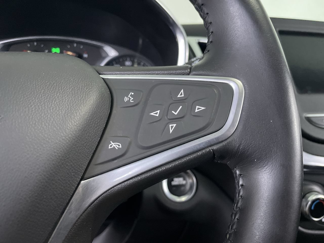 Used 2022 Chevrolet Equinox LT w/ Driver Convenience Package AWD/4WD image 27