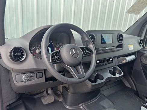 Used 2023 Mercedes-Benz Sprinter 2500 w/ Acoustic Package image 13