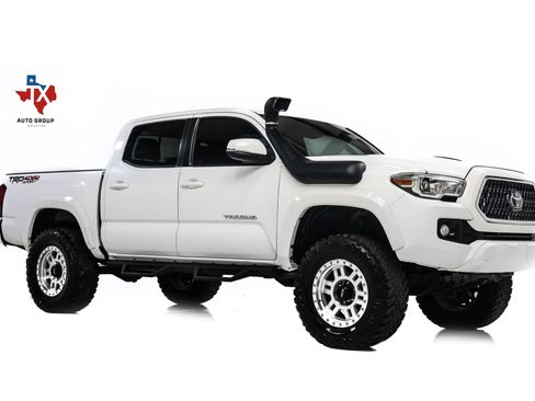 Used 2019 Toyota Tacoma TRD Sport image 1