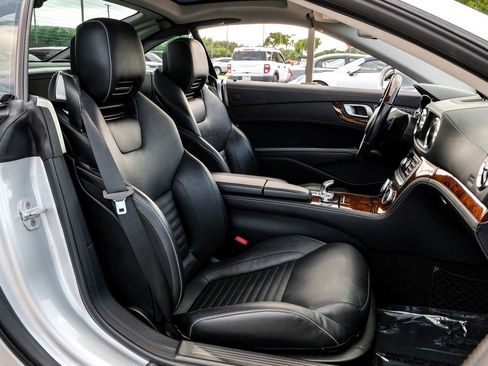 Used 2014 Mercedes-Benz SL 550 image 36