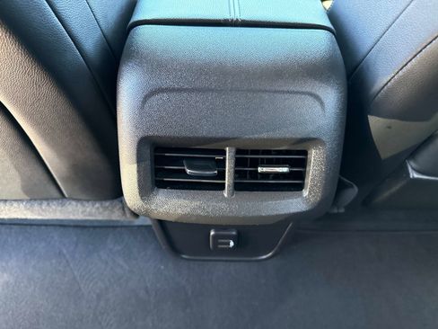 Used 2022 GMC Terrain SLT w/ Infotainment Package II FWD image 18