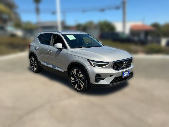 Used 2023 Volvo XC40 B5 Ultimate w/ Protection Package Premier AWD/4WD image 7
