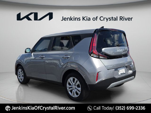 Used 2025 Kia Soul LX FWD image 10