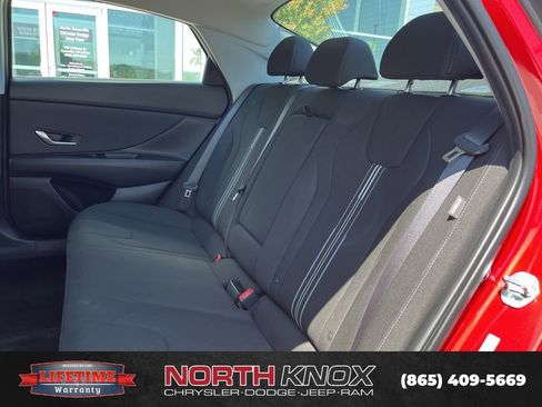 Used 2025 Hyundai Elantra SEL FWD image 16