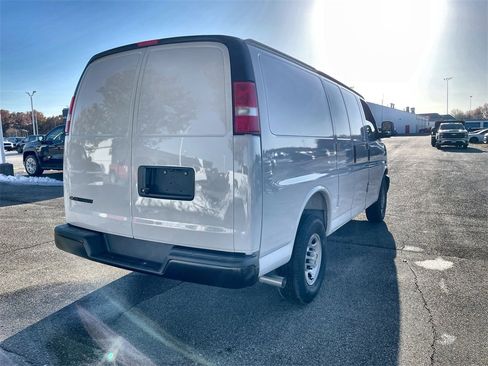 New 2025 Chevrolet Express 2500 Work Van image 8