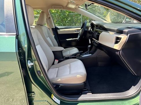 Used 2015 Toyota Corolla LE FWD image 9