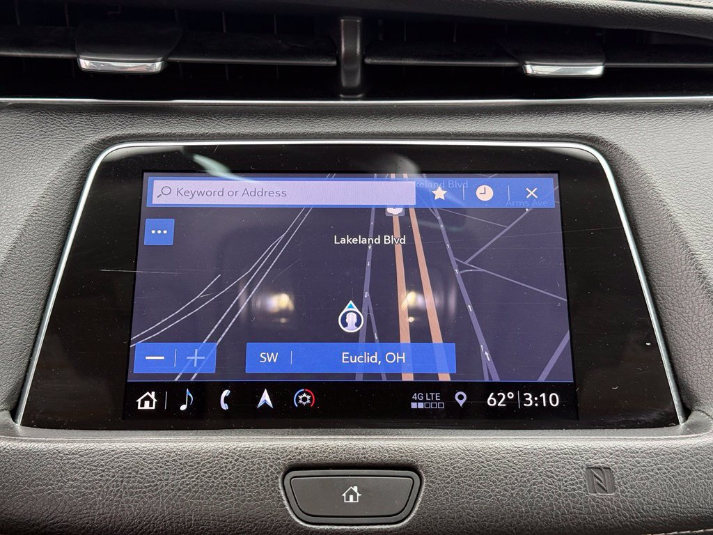 Used 2019 Cadillac XT4 Luxury w/ Cold Weather Package AWD/4WD image 39