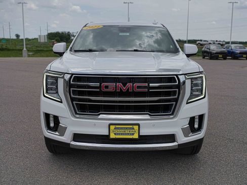 Used 2024 GMC Yukon SLT AWD/4WD image 2