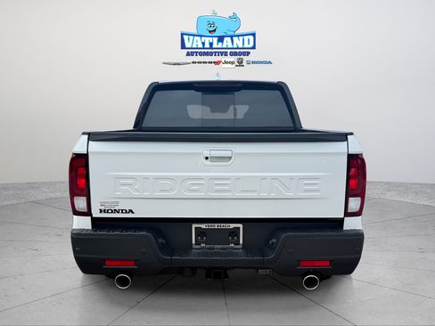 New 2026 Honda Ridgeline Black Edition image 4