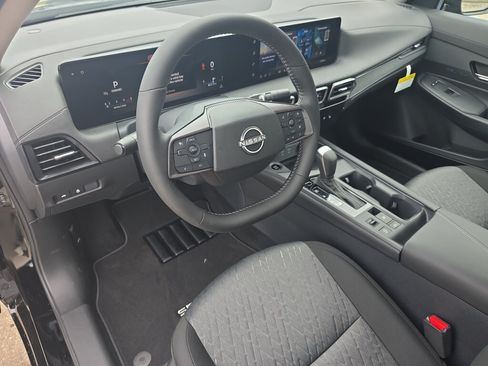 New 2026 Nissan Sentra SV w/ SV Convenience Package FWD image 6