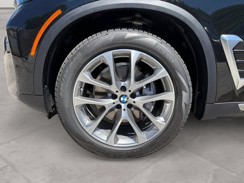 New 2026 BMW X5 xDrive40i w/ Climate Comfort Package AWD/4WD image 14