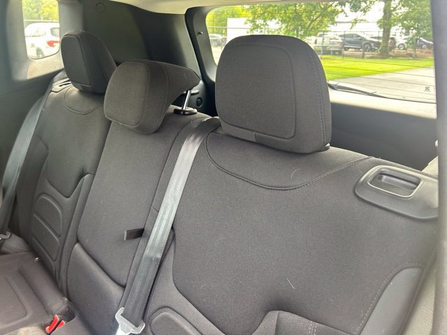 Used 2016 Jeep Renegade Latitude AWD/4WD image 16