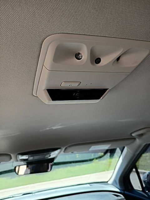 Used 2024 Kia Carnival EX FWD image 26