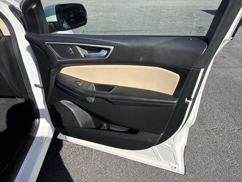 Used 2022 Ford Edge SEL w/ Convenience Package image 13