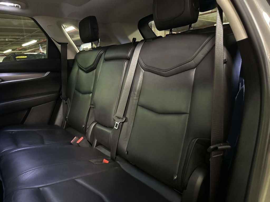 Used 2019 Cadillac XT5 Luxury FWD image 15