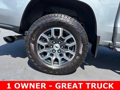 Used 2024 Chevrolet Colorado Z71 w/ Z71 Convenience Package 2 AWD/4WD image 7