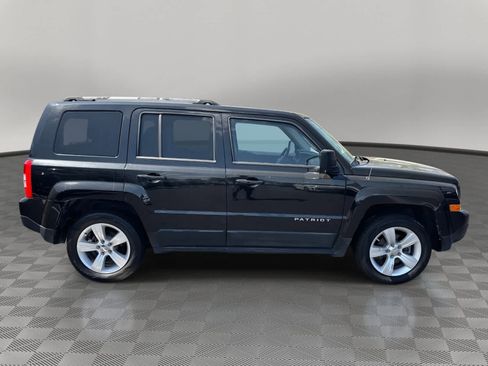 Used 2011 Jeep Patriot Latitude image 4
